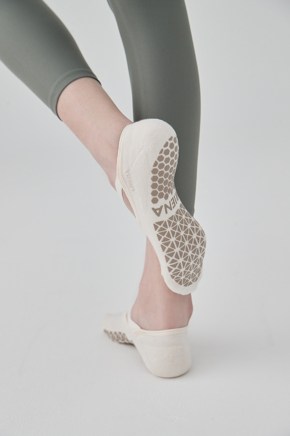 防滑交叉帶襪 ProGrip 米色 Cross Band Socks ProGrip Skin ORIENA